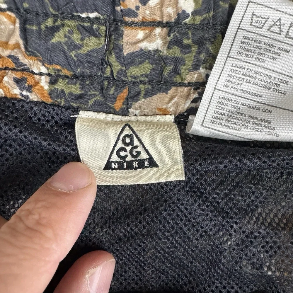 Vintage Nike‎ ACG Swim Trunks Shorts Mesh Lined 90s All Over Pattern Size Medium